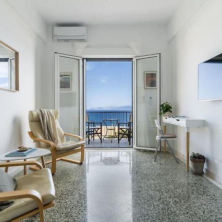 On The Port Apartment Rafina  Exterior photo