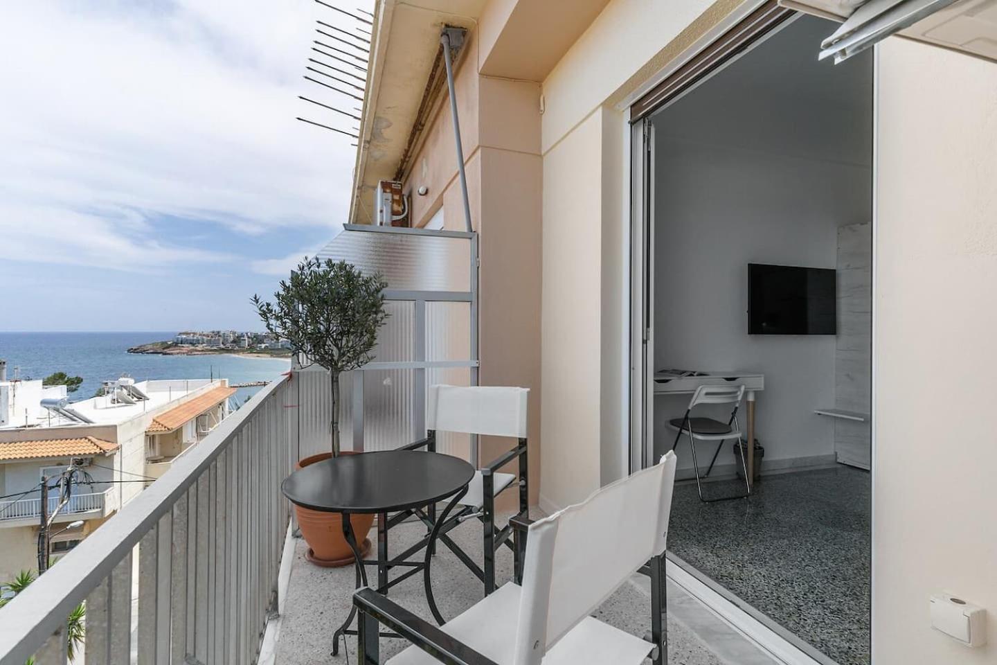On The Port Apartment Rafina  Exterior photo